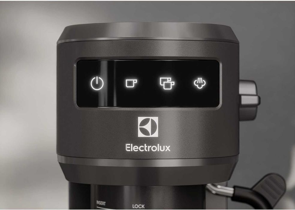Еспресо кафемашина с ръкохватка Electrolux Explore