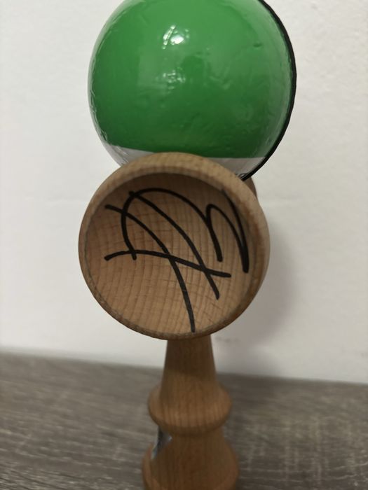 Vând kendama semnată de XRemus