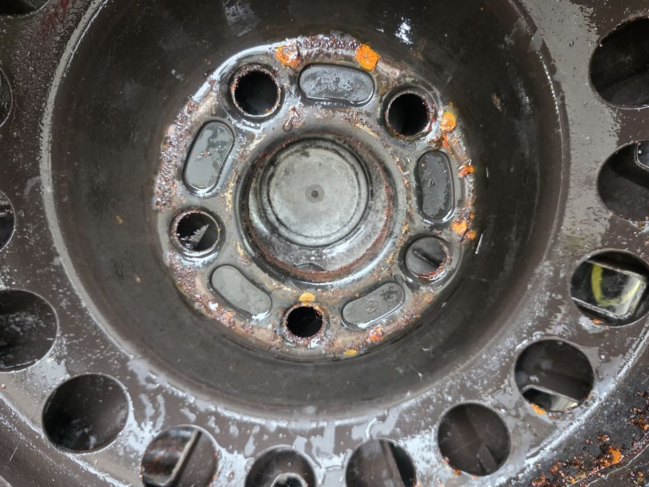 Cauciucuri iarna 235/55/17 Ford