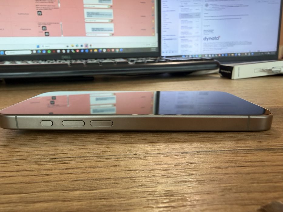 iPhone 15 Pro 256 GB - Natural Titanium