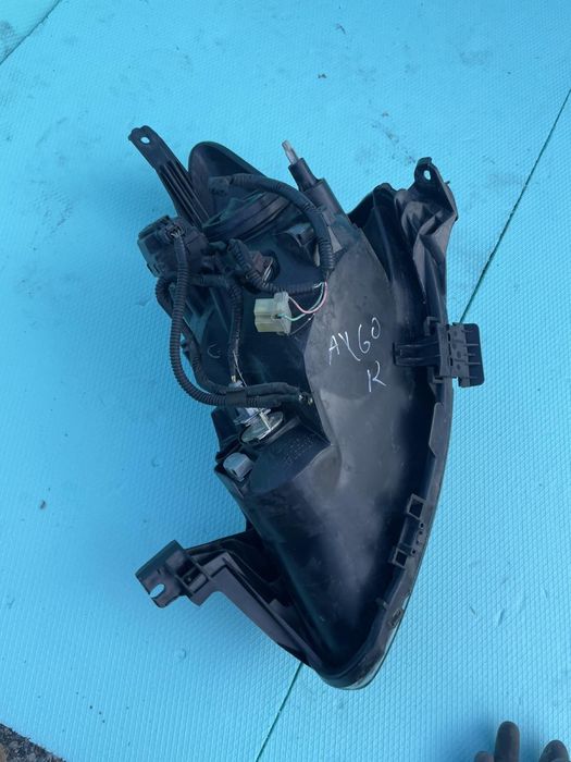 Фар Тойота Айго / Toyota Aygo 2008-2010г