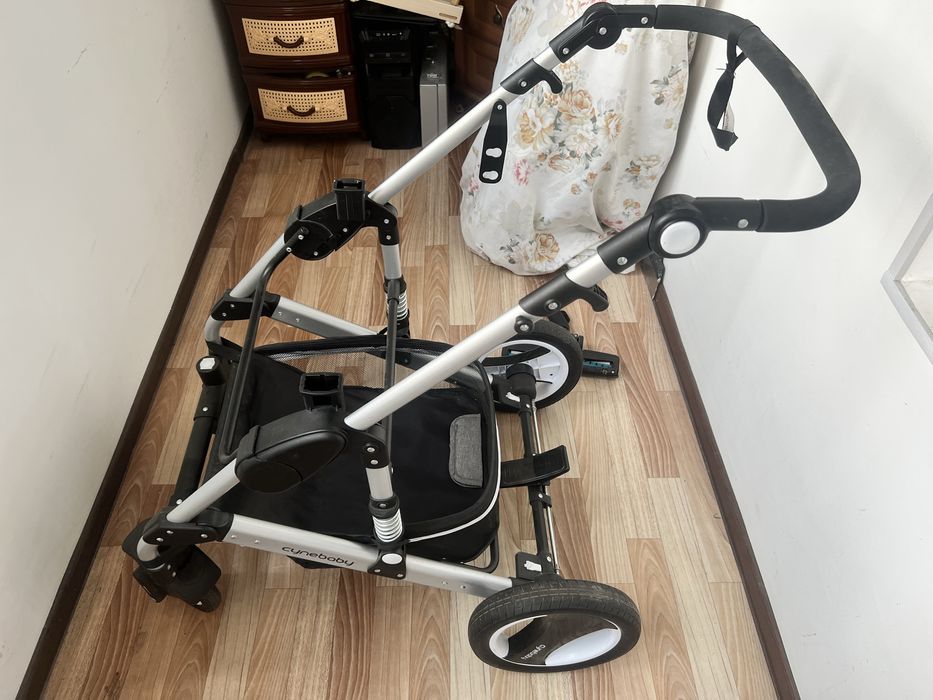 Продам новая Коляска.