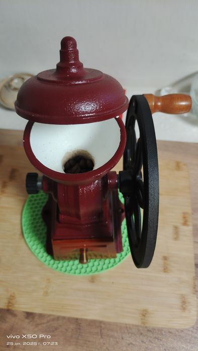 Продам винтажную мельнитцу