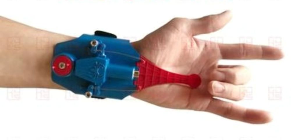 Веб шутер человека паука