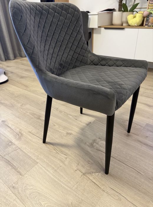 Трапезен стол нов