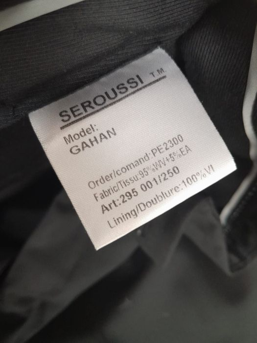 Vând costum negru Seroussi, mărimea 52