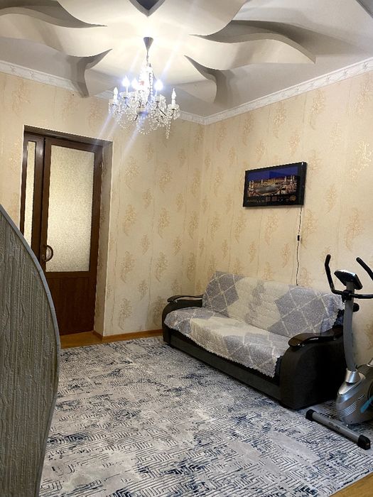 Чирчик тройцк В.Хайдаров кучасида 3 хонали уй  срочна сотилади