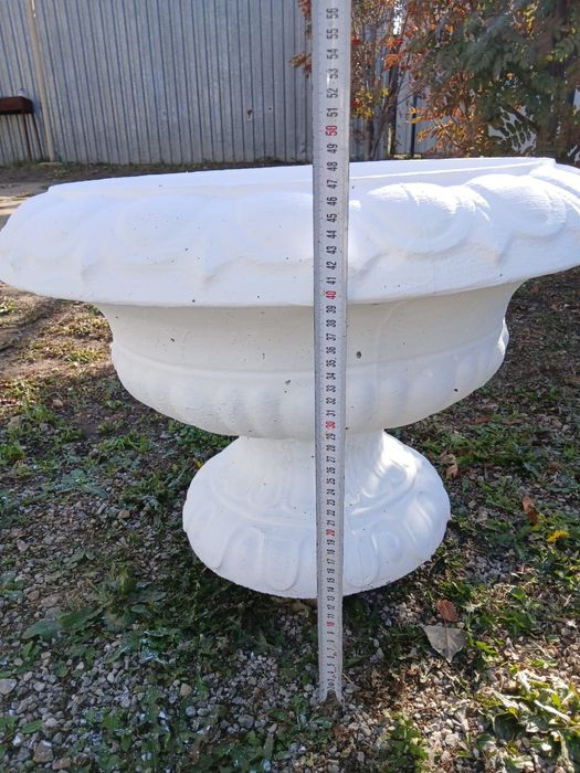 Продам новые уличные вазоны.