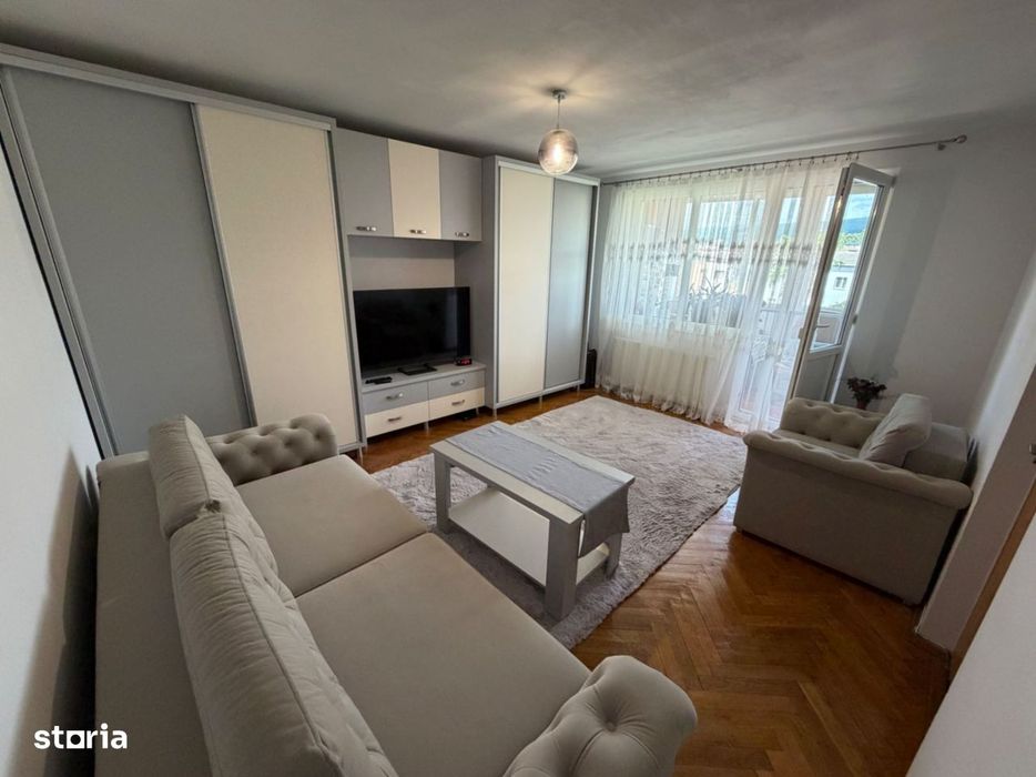 Apartament 2 camere, decomandat - zona Cetate
