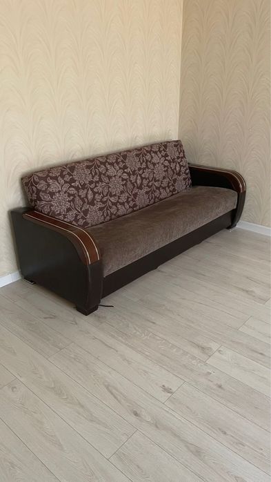 Диван для гостиной б/у