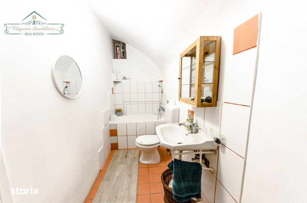 Apartament cu 2 camere, centrala proprie si demisol, zona Ultracentral