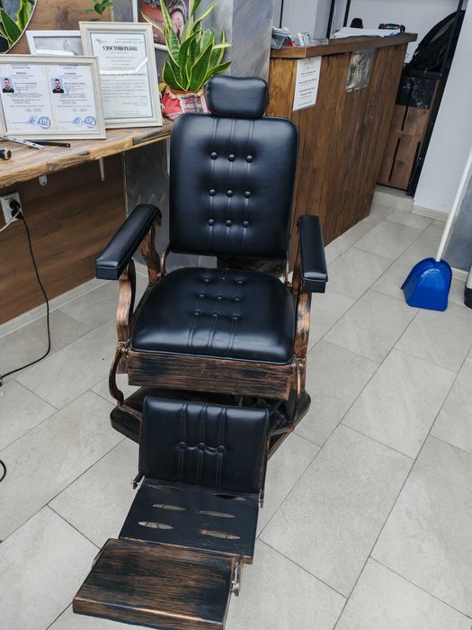 Бръснарски стол плюс работно място