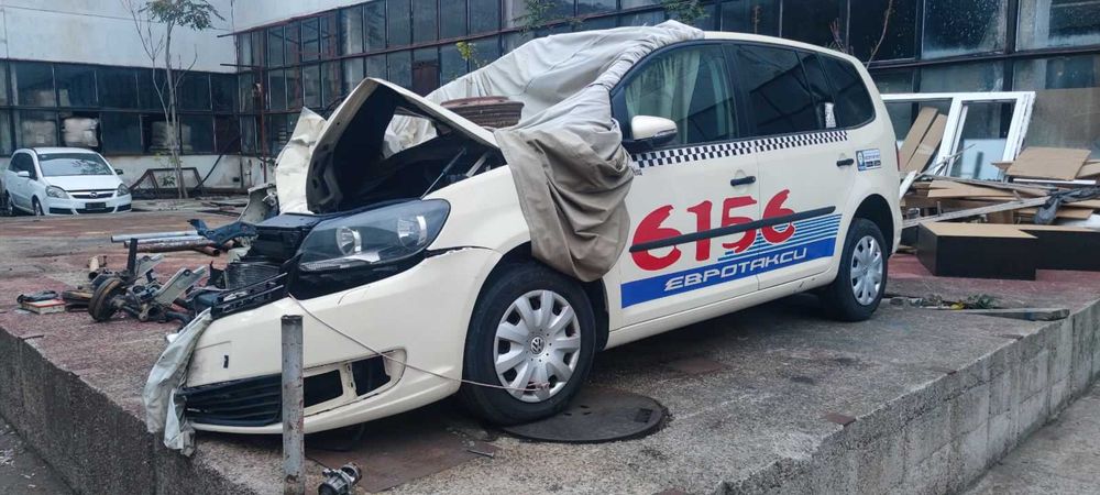 Volkswagen Touran 2.0TDI 110кс 2014година.