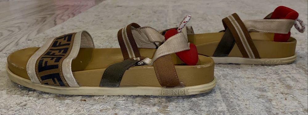 Оригинальные сандалии Fendi FF Logo