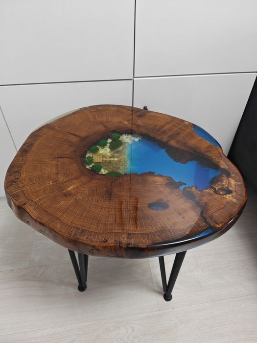 Masă din lemn de stejar și rășină epoxidică