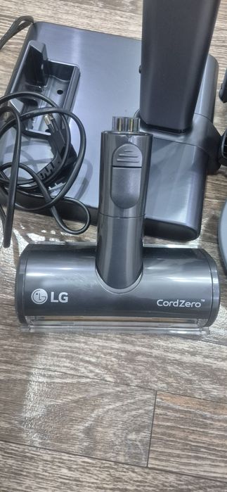 Безпроводной вертикальный пылесос LG CORD ZERO A9