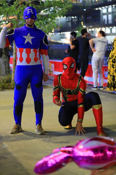 Незабываемый праздник с Человеком-Пауком и Капитаном Америкой!