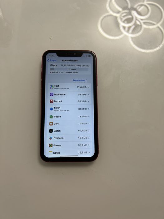 Vand iphone 11 normal rosu