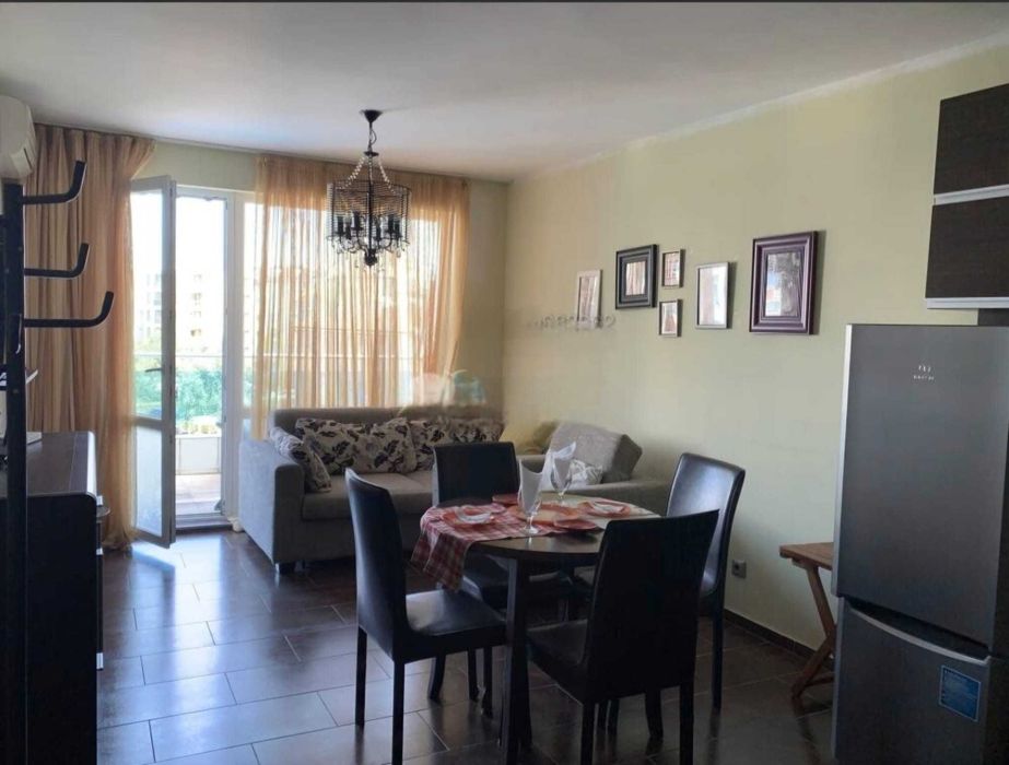 Дава се под наем Двустаен апартамент в с. Дянково, Област Разград - 68 кв.м за 331.5 € - Снимка #1