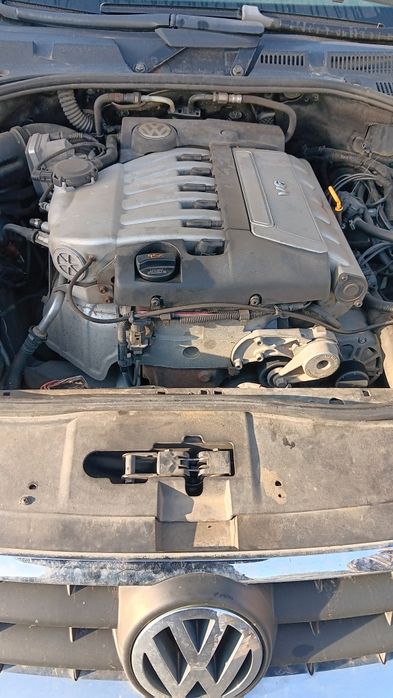 VW Touareg 3.2 B,241 к.с. автомат, 60 броя на части