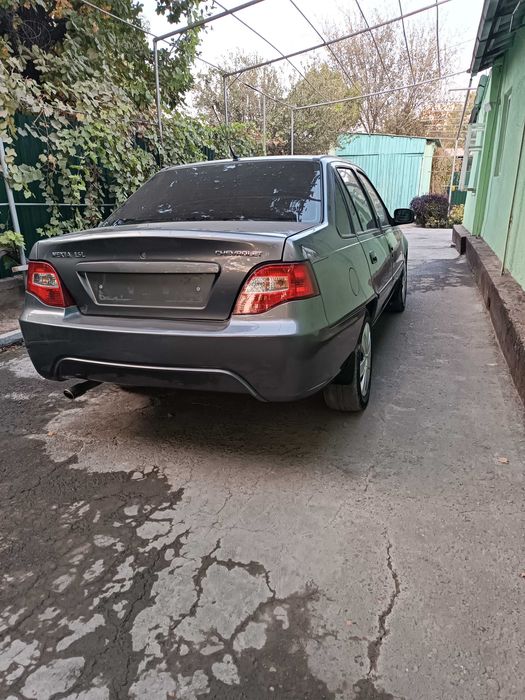 Nexia 2 sotiladi 1.6