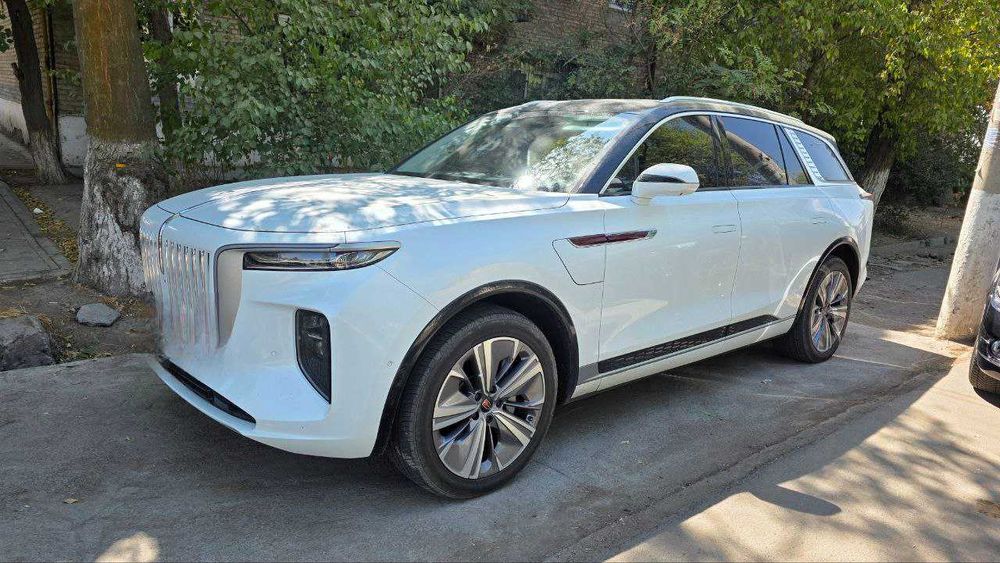Продается электромобиль Hongqi E-HS9 2022