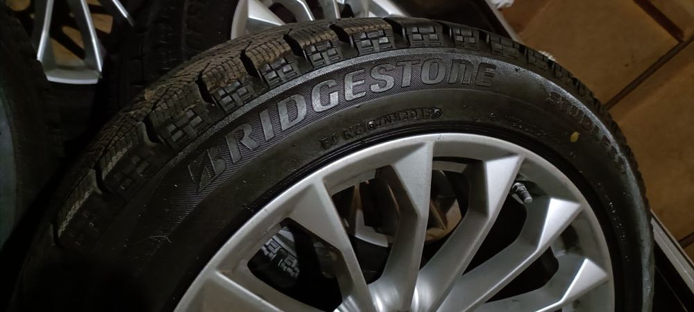 Шины с дисками в отличном состоянии