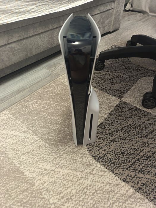VÂND URGENT!! PS5 slim disc edition