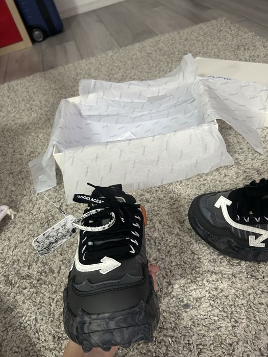 Vând Off White ODSY-1000