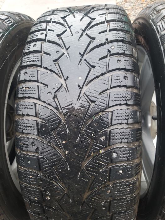 Продам комплект резины 235/55/18