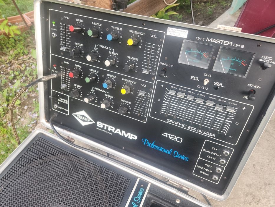 Amplificator / mixer  vintage chitara Stramp 4120