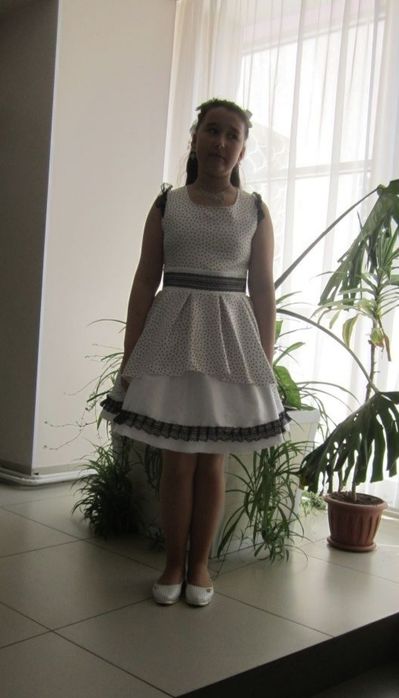 Платье на девочку, 10-12 лет, +подарки