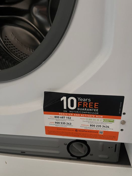 Masina de spalat rufe frontala incorporabila Whirlpool 8 kg, 1400 rpm, al 6-lea Simt, Motor Inverter, Display digital, Alb