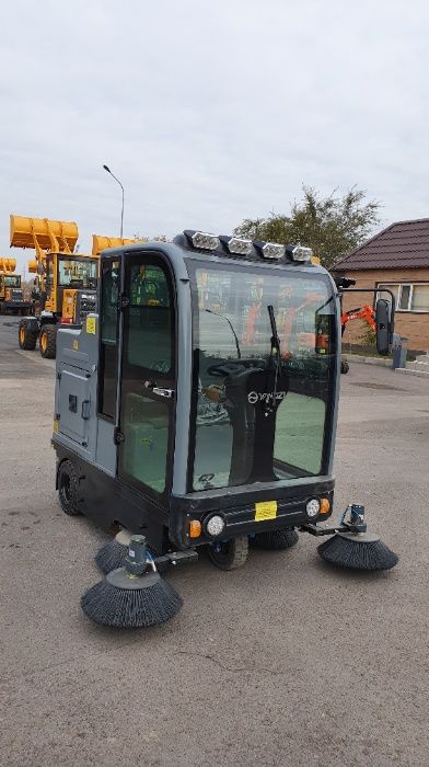 Подметальная машина YANGZI YZ-S12