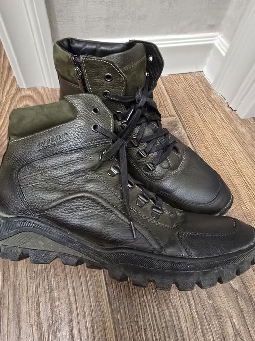 Продам кожанные сапоги