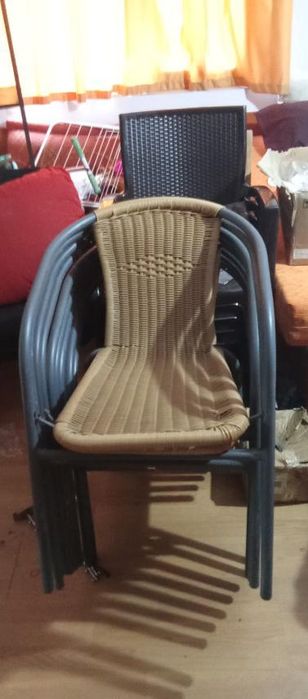 Столове-трапезни,ратанови,пластмасове,посетителски и др.