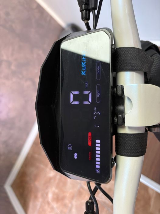 Trotineta el Kukirin G2