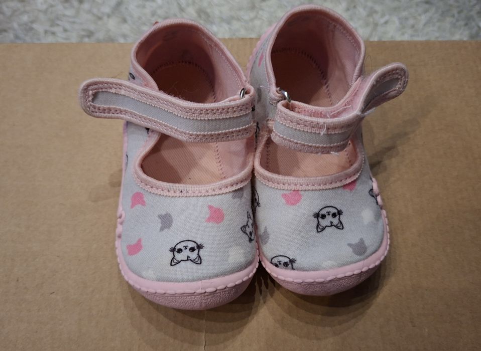 Пантофи на Кк и playshoes