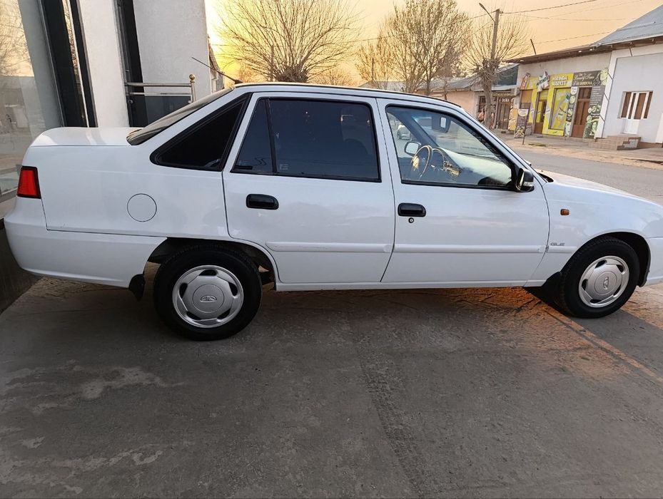 Nexia 2 sotiladi sons tramblyor