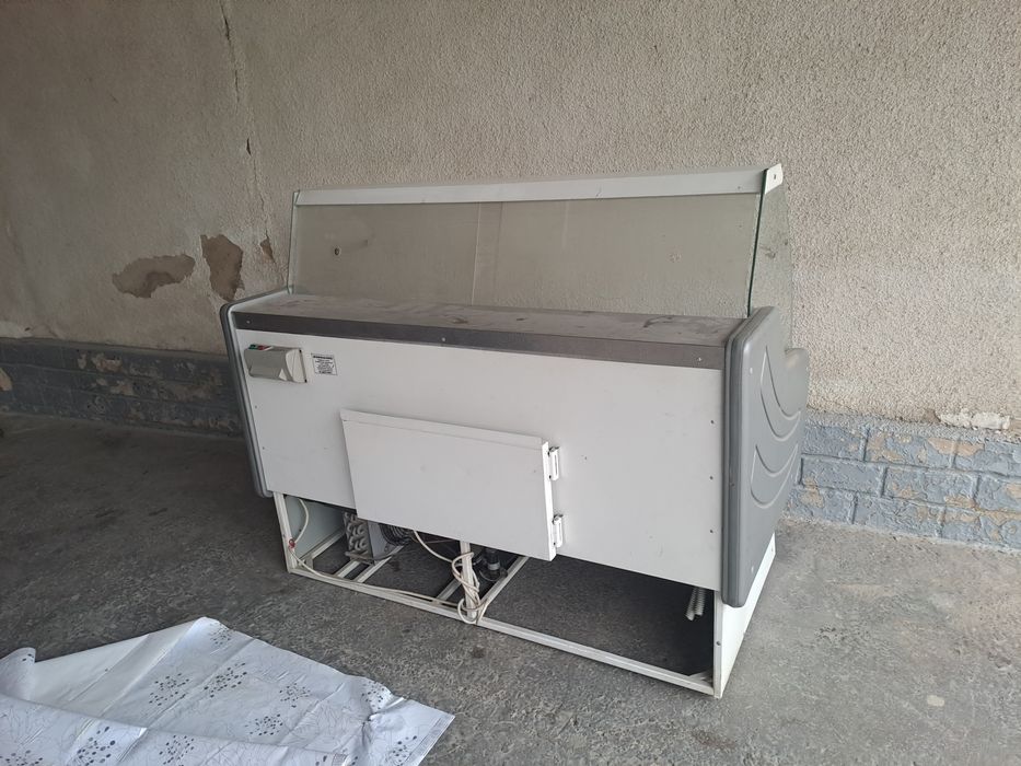 Ветринный холодильник