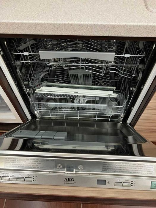 Продава се Тристаен апартамент в Варна, Левски - 100 кв.м за 2950 €/кв.м - Снимка #4