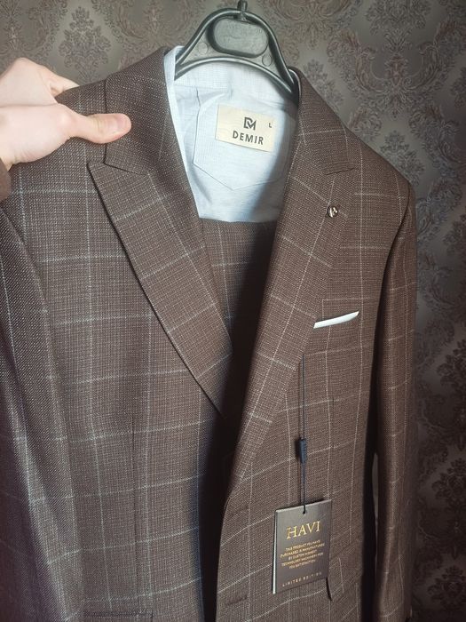 Костюм брюк сотилади