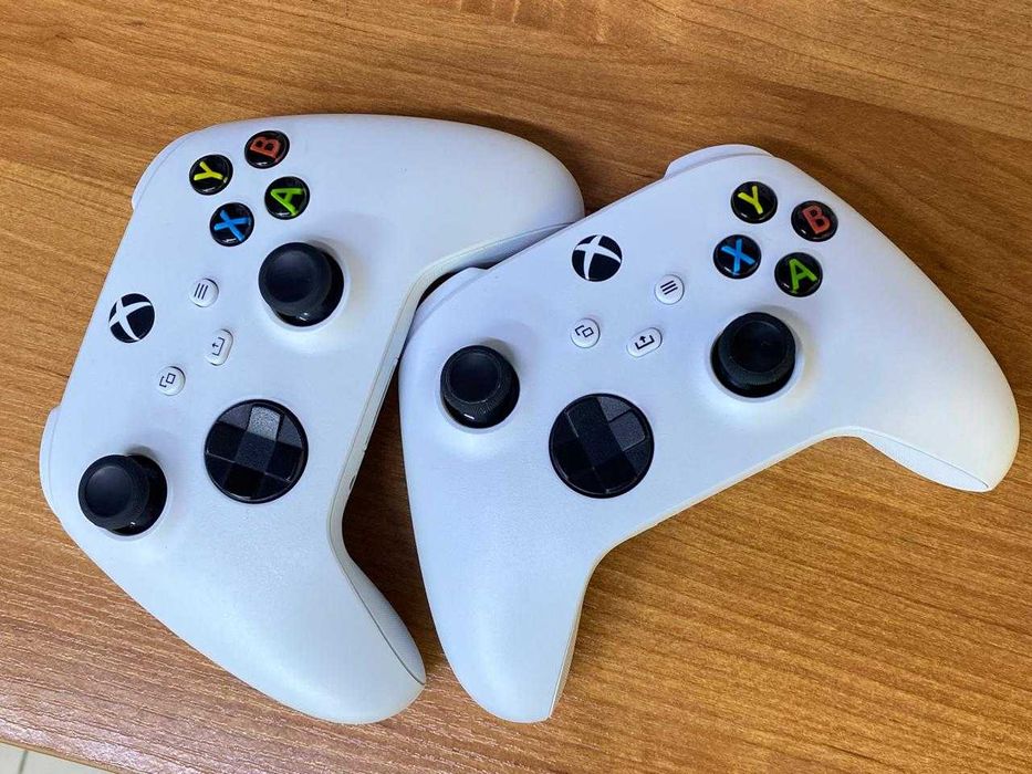 Microsoft Xbox Series S 2 Геймпада