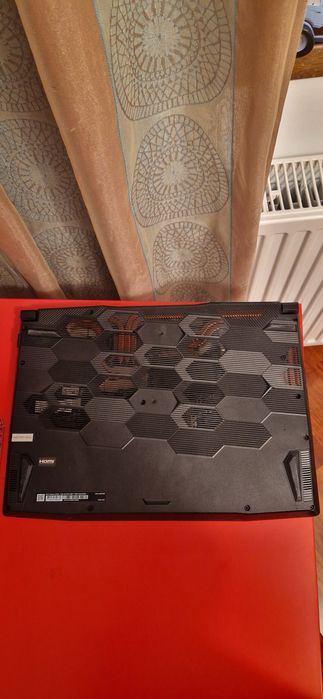Vând laptop gaming MSI katana
