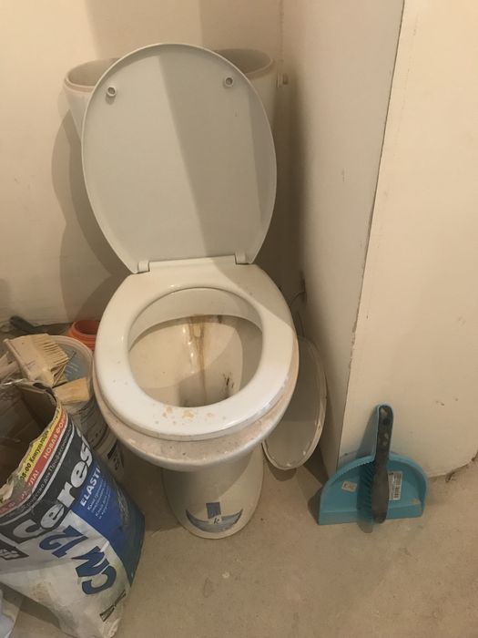 Унитаз бывший в употреблении на время ремонта