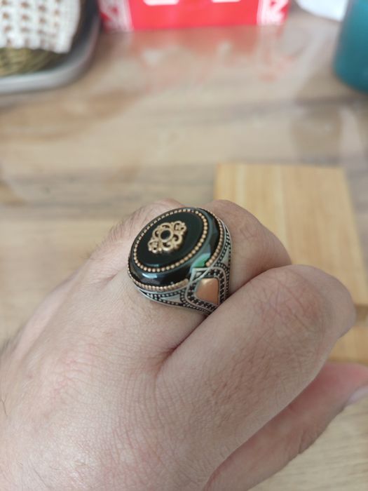 Продам серебряное кольцо