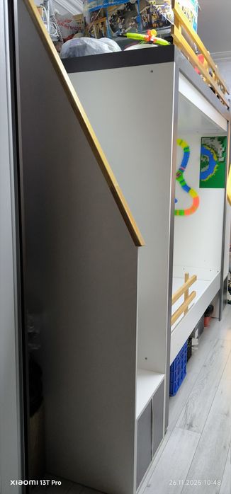 Кровать двухъярусная