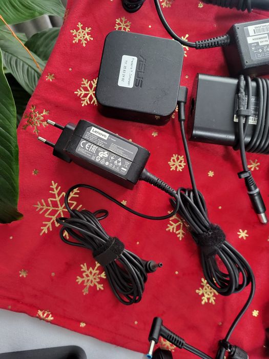 Alimentator încărcător laptop Lenovo  HP Dell Acer Asus