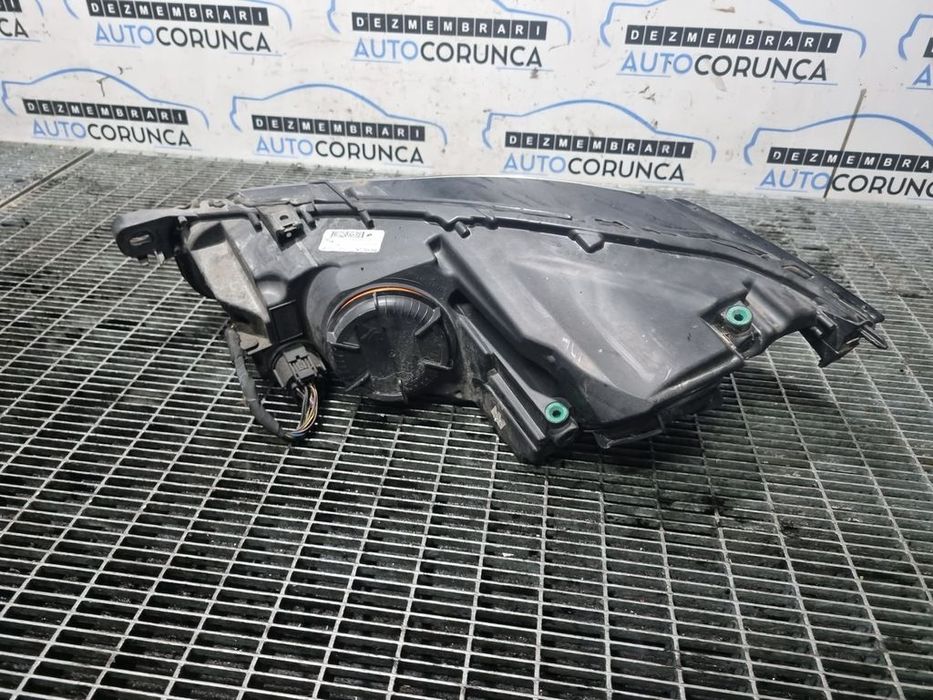 Far Dreapta Jaguar F - Pace 2015 - 2020 SUV 4 Usi (1141) Cu lupă