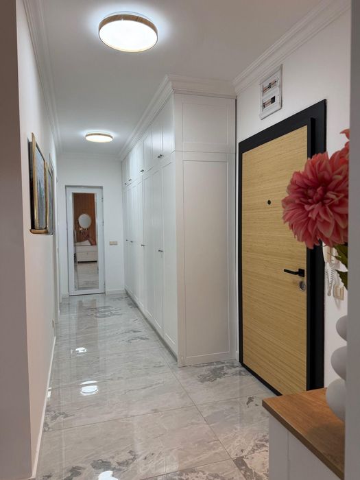 Дава се под наем Тристаен апартамент в София, Витоша - 100 кв.м за 1296.42 € - Снимка #13